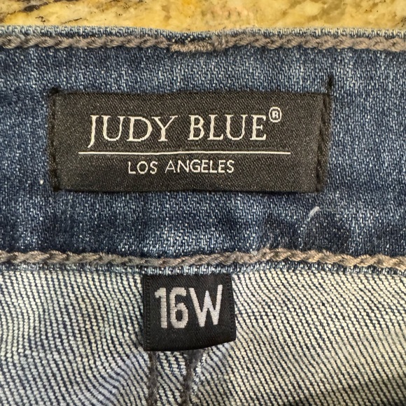 Judy Blue Jeans Womens Size 16W Skinny Fit High Waist Button Fly Distressed NWT - Picture 5 of 10